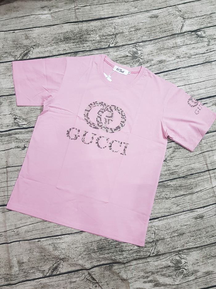 Áo thun màu hồng nhạt đính kim sa chữ GUCCI size 2XL