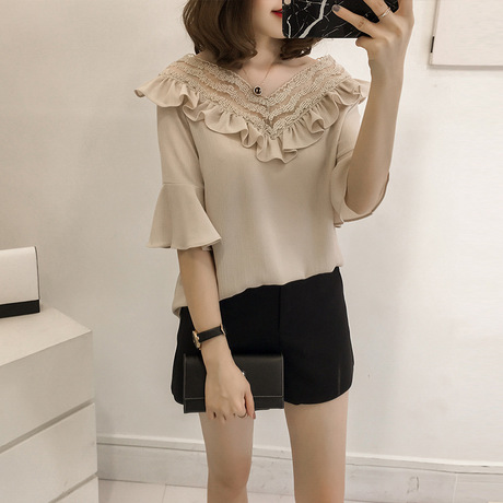 Áo vải màu kem vàng tay loe cổ phối ren size 4XL